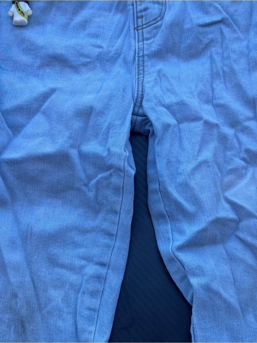 Assorted lot of five pairs of jeans, all size 4